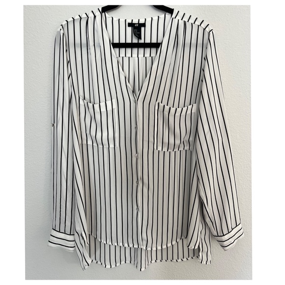 H&M Chiffon V Neck Blouse - Picture 1 of 8